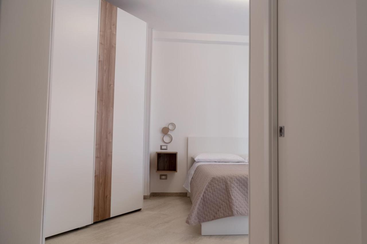 Appartamento Tutto Ristrutturato แตร์ราชินา ภายนอก รูปภาพ
