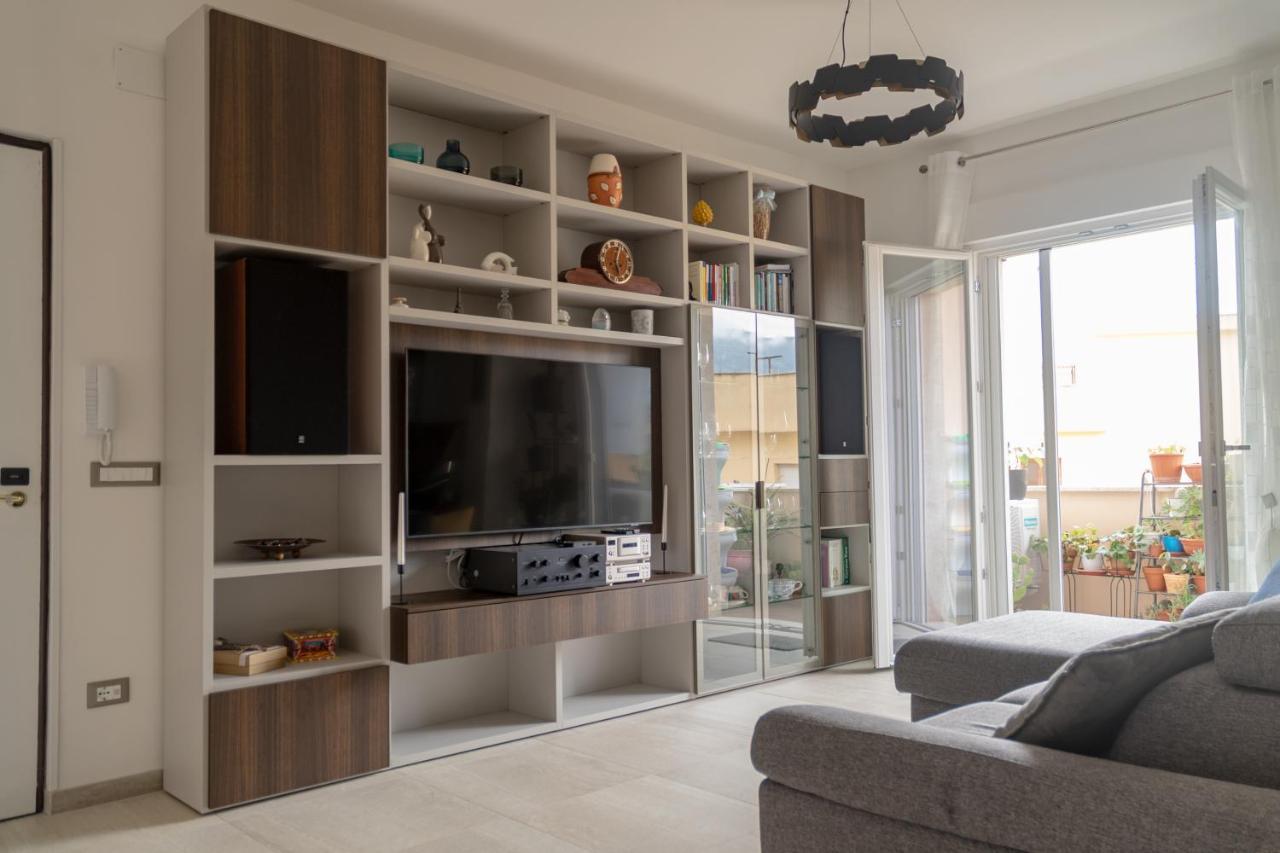 Appartamento Tutto Ristrutturato แตร์ราชินา ภายนอก รูปภาพ