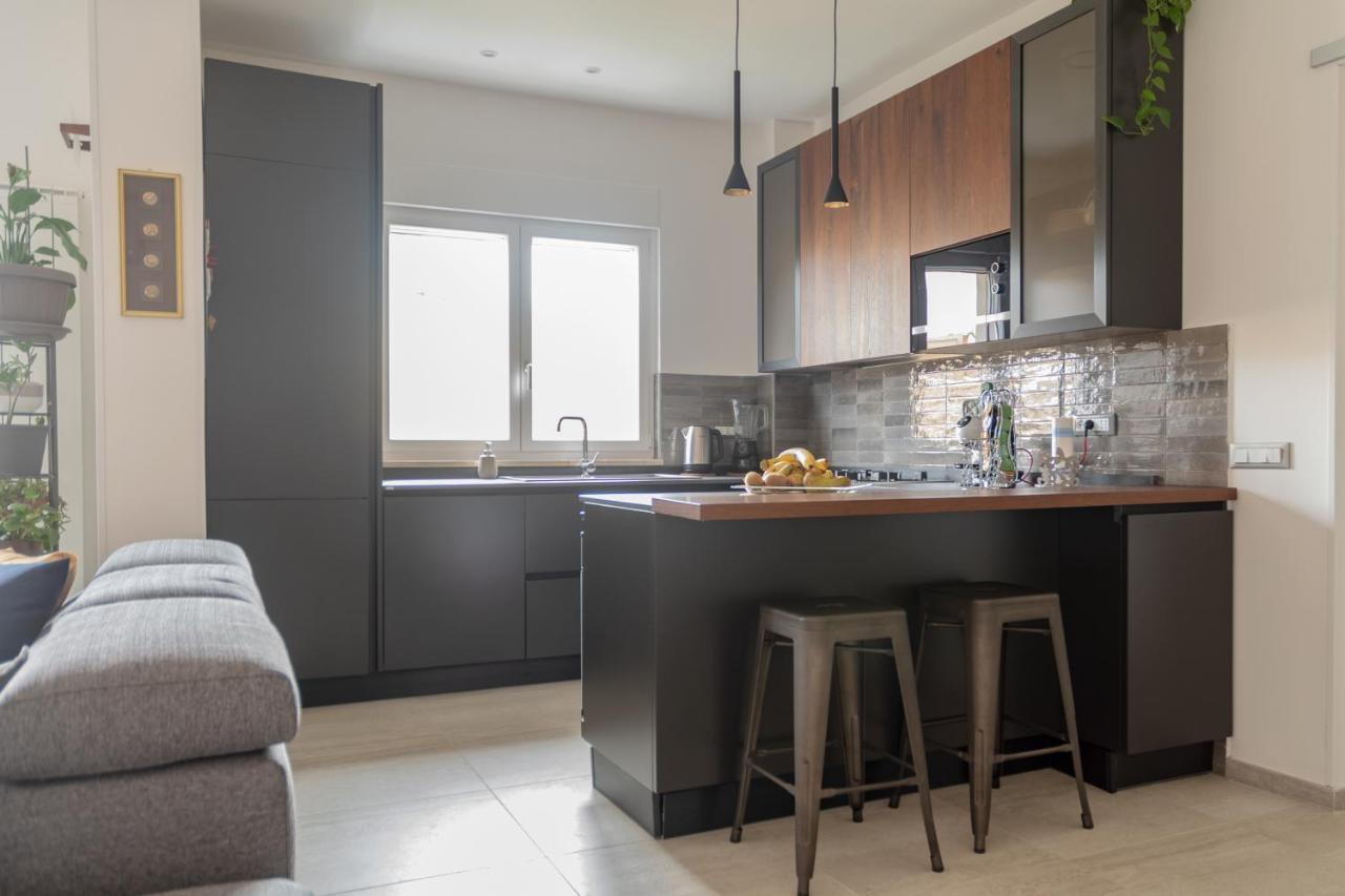 Appartamento Tutto Ristrutturato แตร์ราชินา ภายนอก รูปภาพ