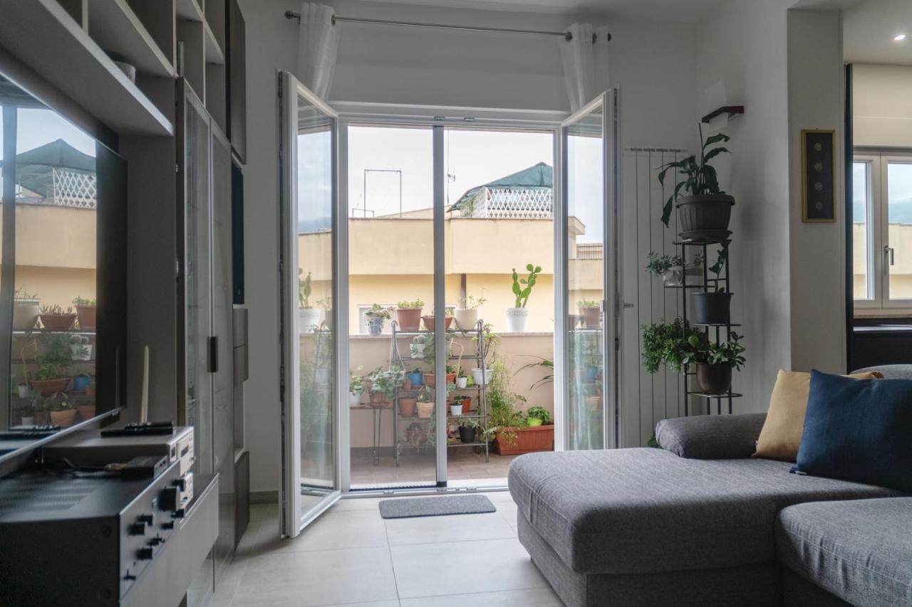 Appartamento Tutto Ristrutturato แตร์ราชินา ภายนอก รูปภาพ