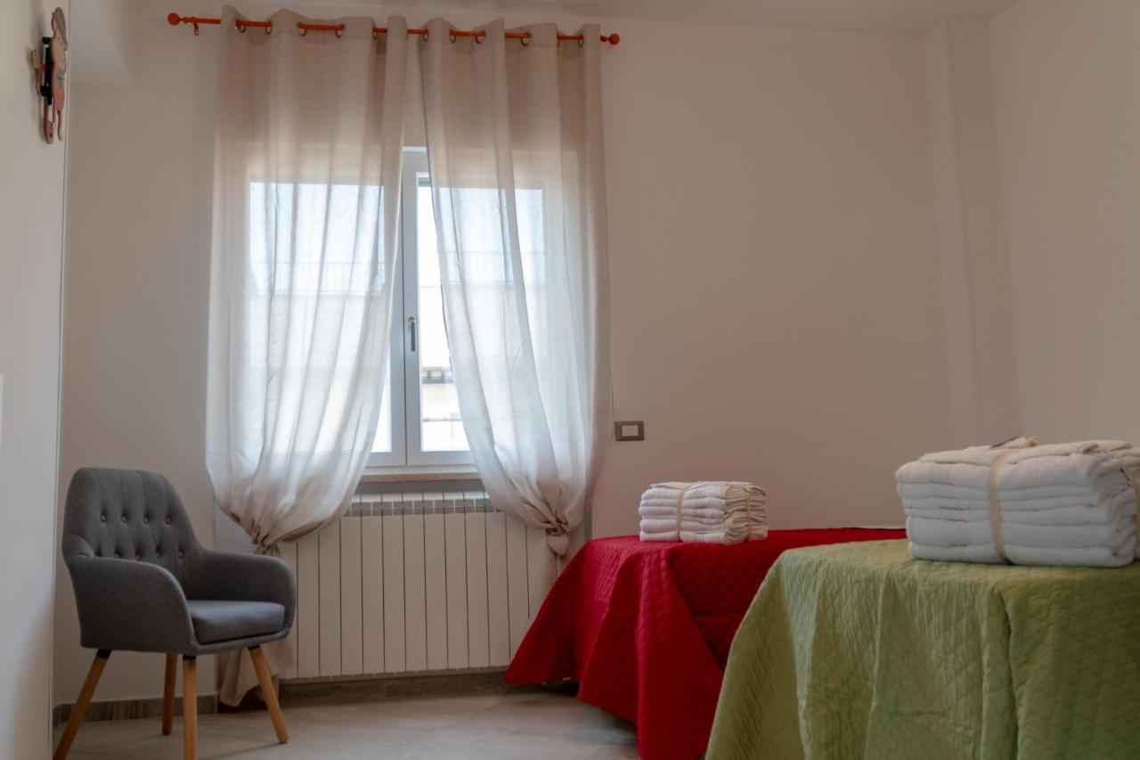 Appartamento Tutto Ristrutturato แตร์ราชินา ภายนอก รูปภาพ