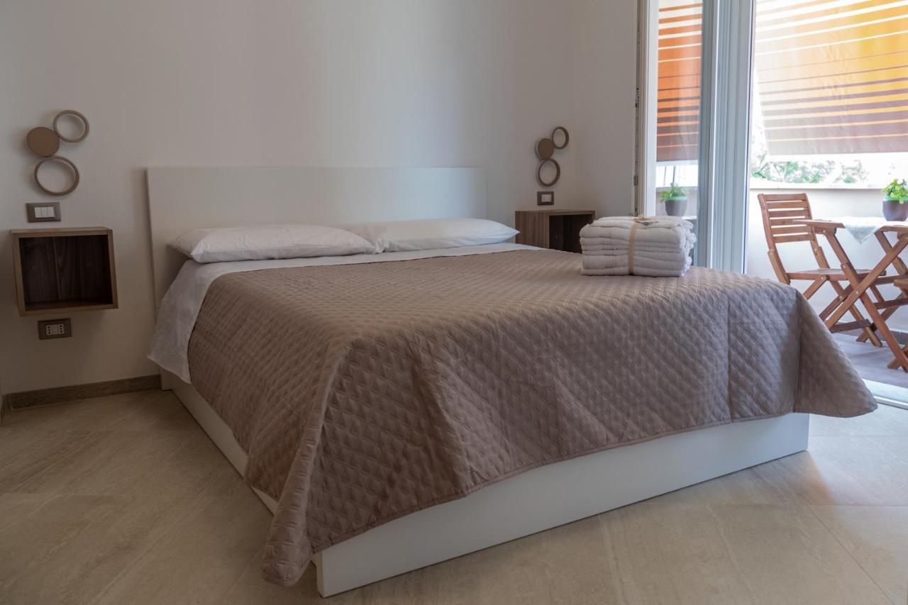 Appartamento Tutto Ristrutturato แตร์ราชินา ภายนอก รูปภาพ