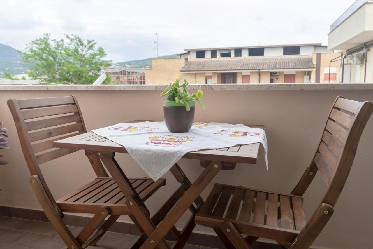 Appartamento Tutto Ristrutturato แตร์ราชินา ภายนอก รูปภาพ